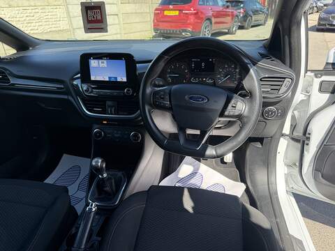 Ford Fiesta 1.0T EcoBoost ST-Line Hatchback 3dr Petrol Manual Euro 6 (s/s) (100 ps) - U2393