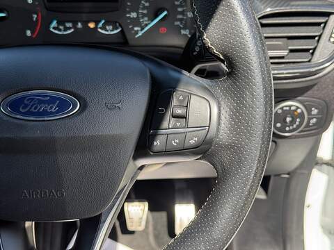 Ford Fiesta 1.0T EcoBoost ST-Line Hatchback 3dr Petrol Manual Euro 6 (s/s) (100 ps) - U2393