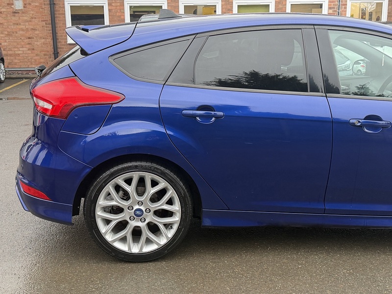 Ford Focus 1.0T EcoBoost ST-Line Hatchback 5dr Petrol Auto Euro 6 (s/s) (125 ps) - U2394