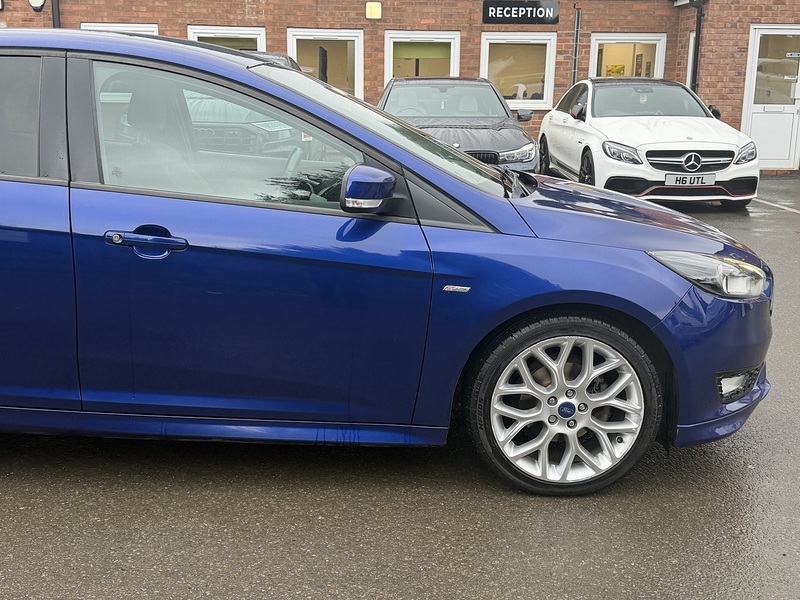 Ford Focus 1.0T EcoBoost ST-Line Hatchback 5dr Petrol Auto Euro 6 (s/s) (125 ps) - U2394