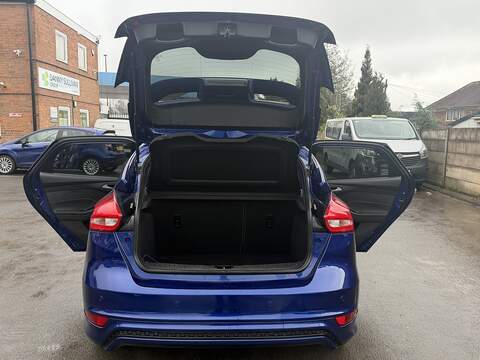 Ford Focus 1.0T EcoBoost ST-Line Hatchback 5dr Petrol Auto Euro 6 (s/s) (125 ps) - U2394