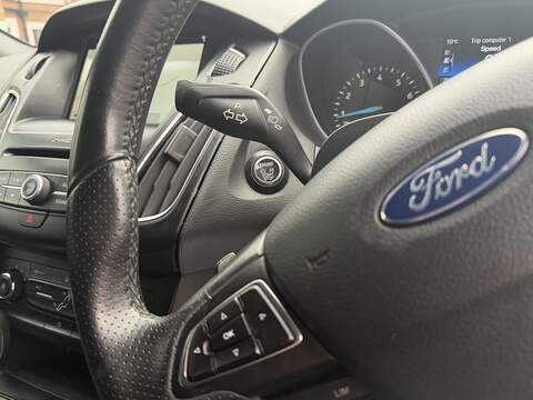 Ford Focus 1.0T EcoBoost ST-Line Hatchback 5dr Petrol Auto Euro 6 (s/s) (125 ps) - U2394