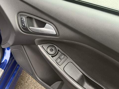 Ford Focus 1.0T EcoBoost ST-Line Hatchback 5dr Petrol Auto Euro 6 (s/s) (125 ps) - U2394