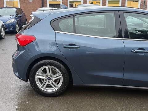 Ford Focus 1.0T EcoBoost Zetec Hatchback 5dr Petrol Auto Euro 6 (s/s) (125 ps) - U2395