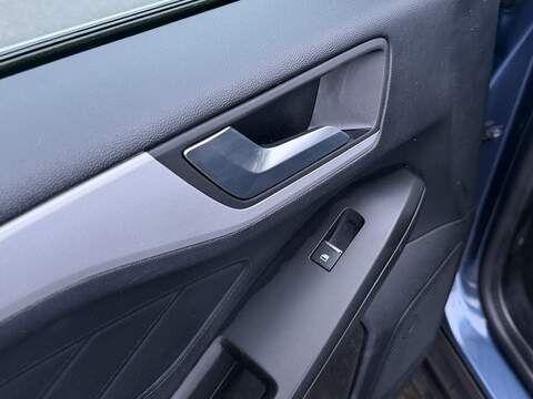 Ford Focus 1.0T EcoBoost Zetec Hatchback 5dr Petrol Auto Euro 6 (s/s) (125 ps) - U2395