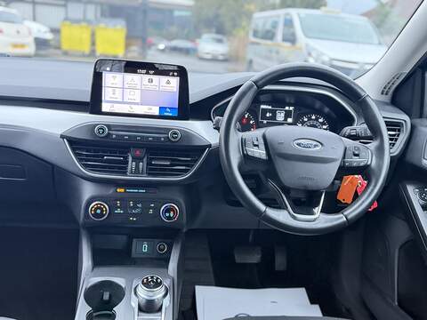 Ford Focus 1.0T EcoBoost Zetec Hatchback 5dr Petrol Auto Euro 6 (s/s) (125 ps) - U2395