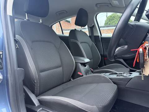 Ford Focus 1.0T EcoBoost Zetec Hatchback 5dr Petrol Auto Euro 6 (s/s) (125 ps) - U2395