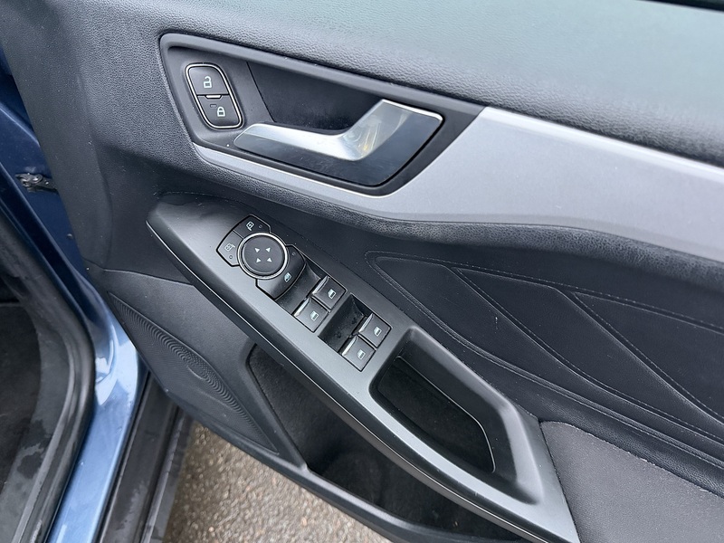 Ford Focus 1.0T EcoBoost Zetec Hatchback 5dr Petrol Auto Euro 6 (s/s) (125 ps) - U2395