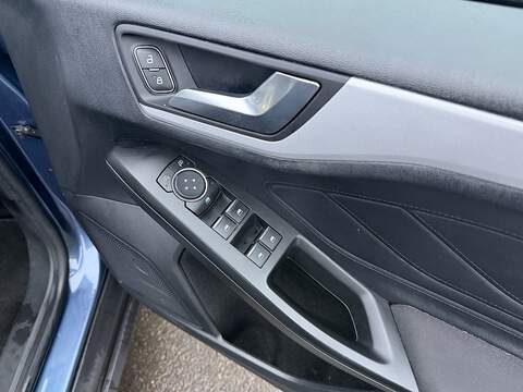 Ford Focus 1.0T EcoBoost Zetec Hatchback 5dr Petrol Auto Euro 6 (s/s) (125 ps) - U2395