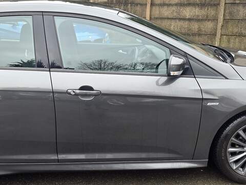 Ford Focus 1.0T EcoBoost ST-Line Hatchback 5dr Petrol Auto Euro 6 (s/s) (125 ps) - U2396