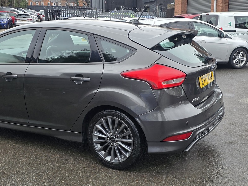 Ford Focus 1.0T EcoBoost ST-Line Hatchback 5dr Petrol Auto Euro 6 (s/s) (125 ps) - U2396