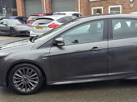 Ford Focus 1.0T EcoBoost ST-Line Hatchback 5dr Petrol Auto Euro 6 (s/s) (125 ps) - U2396