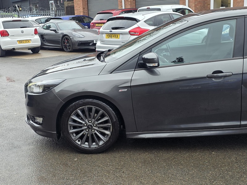 Ford Focus 1.0T EcoBoost ST-Line Hatchback 5dr Petrol Auto Euro 6 (s/s) (125 ps) - U2396