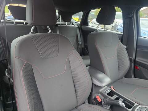Ford Focus 1.0T EcoBoost ST-Line Hatchback 5dr Petrol Auto Euro 6 (s/s) (125 ps) - U2396