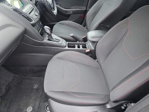 Ford Focus 1.0T EcoBoost ST-Line Hatchback 5dr Petrol Auto Euro 6 (s/s) (125 ps) - U2396