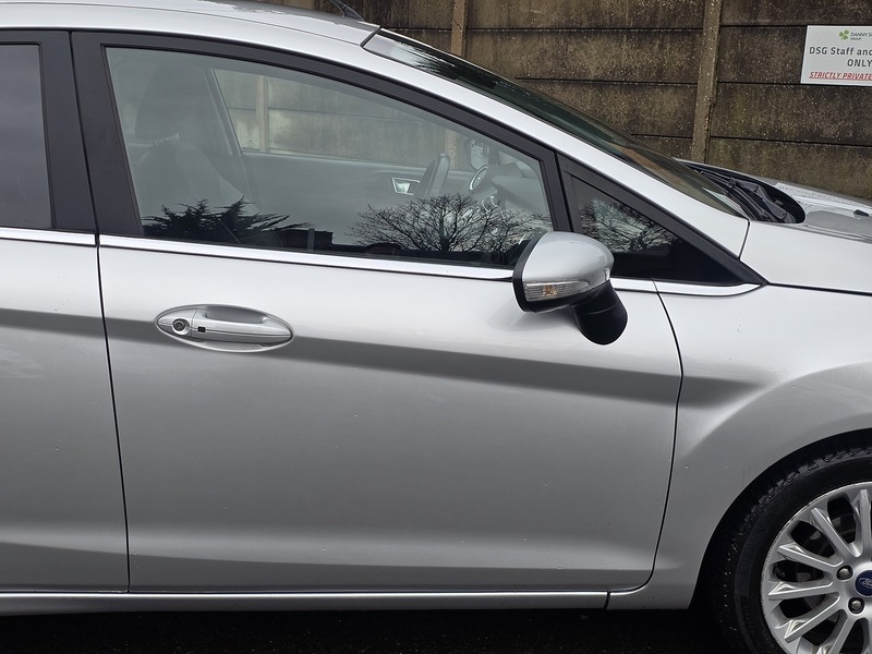 Ford Fiesta 1.0T EcoBoost Titanium X Hatchback 5dr Petrol Powershift Euro 5 (100 ps) - U2397