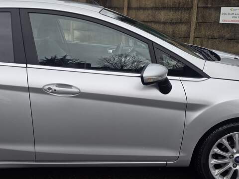 Ford Fiesta 1.0T EcoBoost Titanium X Hatchback 5dr Petrol Powershift Euro 5 (100 ps) - U2397