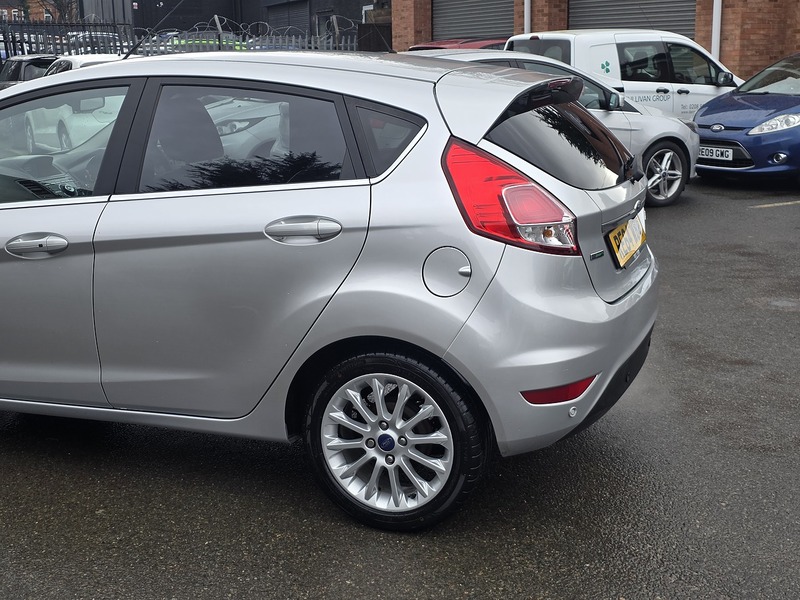 Ford Fiesta 1.0T EcoBoost Titanium X Hatchback 5dr Petrol Powershift Euro 5 (100 ps) - U2397