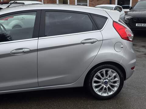 Ford Fiesta 1.0T EcoBoost Titanium X Hatchback 5dr Petrol Powershift Euro 5 (100 ps) - U2397