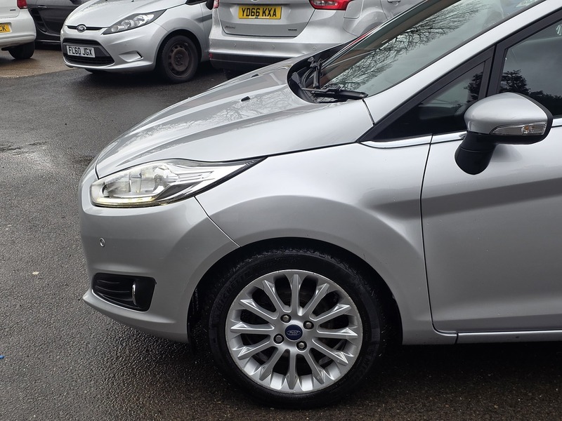 Ford Fiesta 1.0T EcoBoost Titanium X Hatchback 5dr Petrol Powershift Euro 5 (100 ps) - U2397