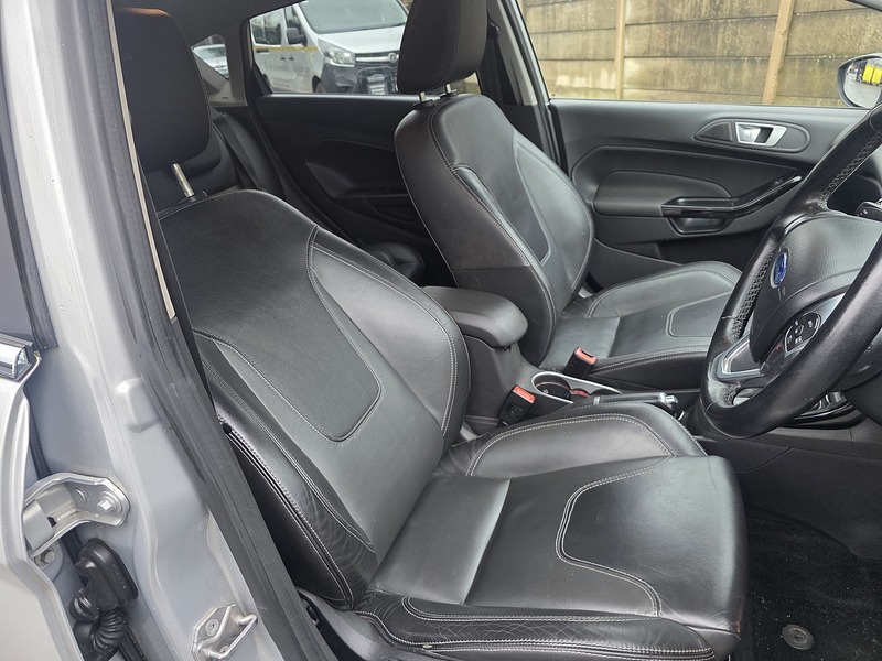 Ford Fiesta 1.0T EcoBoost Titanium X Hatchback 5dr Petrol Powershift Euro 5 (100 ps) - U2397