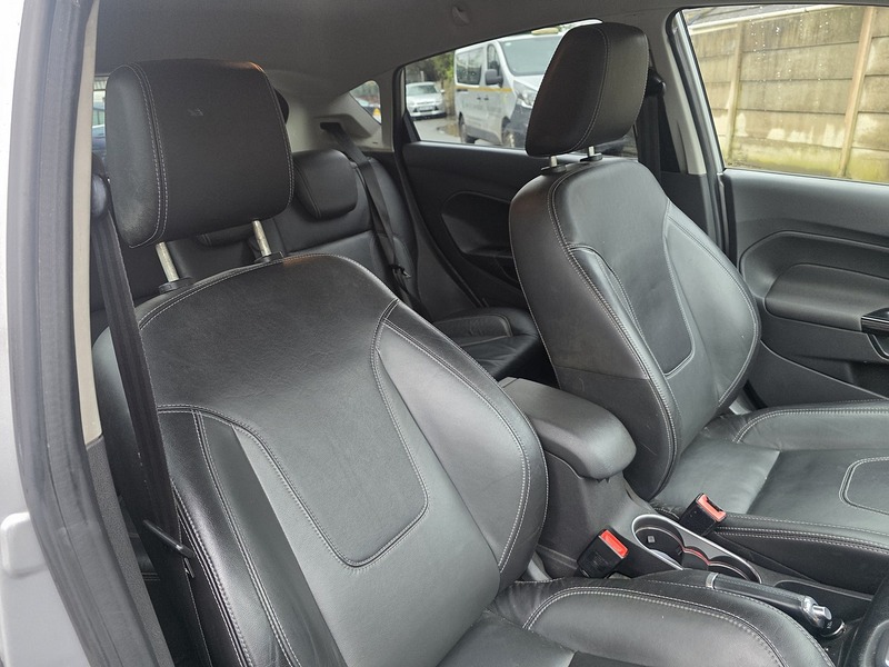 Ford Fiesta 1.0T EcoBoost Titanium X Hatchback 5dr Petrol Powershift Euro 5 (100 ps) - U2397