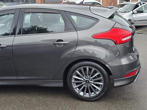 Ford Focus 1.0T EcoBoost ST-Line Hatchback 5dr Petrol Auto Euro 6 (s/s) (125 ps) - U2398