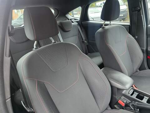 Ford Focus 1.0T EcoBoost ST-Line Hatchback 5dr Petrol Auto Euro 6 (s/s) (125 ps) - U2398