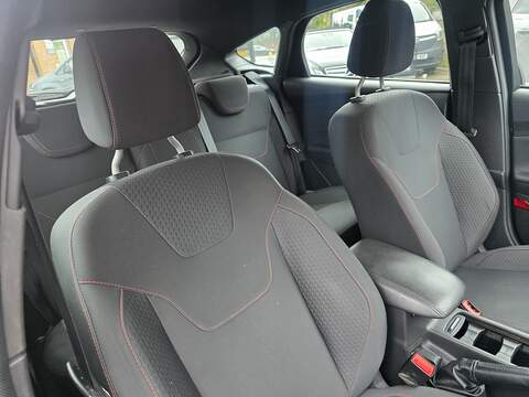 Ford Focus 1.0T EcoBoost ST-Line Hatchback 5dr Petrol Auto Euro 6 (s/s) (125 ps) - U2398