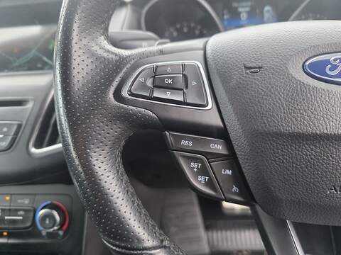 Ford Focus 1.0T EcoBoost ST-Line Hatchback 5dr Petrol Auto Euro 6 (s/s) (125 ps) - U2398
