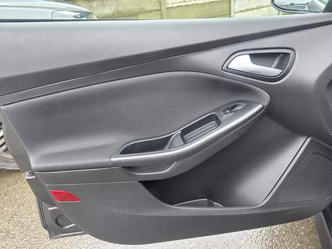 Ford Focus 1.0T EcoBoost ST-Line Hatchback 5dr Petrol Auto Euro 6 (s/s) (125 ps) - U2398