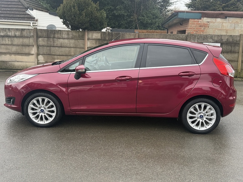 Ford Fiesta 1.0T EcoBoost Titanium X Hatchback 5dr Petrol Powershift Euro 5 (100 ps) - U2399