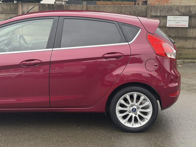 Ford Fiesta 1.0T EcoBoost Titanium X Hatchback 5dr Petrol Powershift Euro 5 (100 ps) - U2399