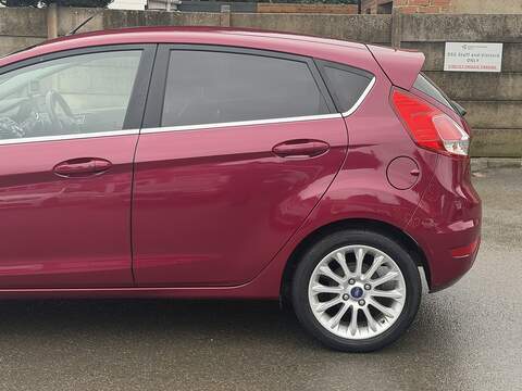 Ford Fiesta 1.0T EcoBoost Titanium X Hatchback 5dr Petrol Powershift Euro 5 (100 ps) - U2399