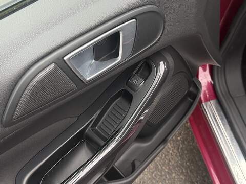 Ford Fiesta 1.0T EcoBoost Titanium X Hatchback 5dr Petrol Powershift Euro 5 (100 ps) - U2399