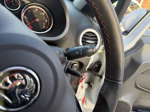 Vauxhall Corsa 1.4 16V SXi Hatchback 5dr Petrol Auto Euro 5 (A/C) (100 ps) - U2400