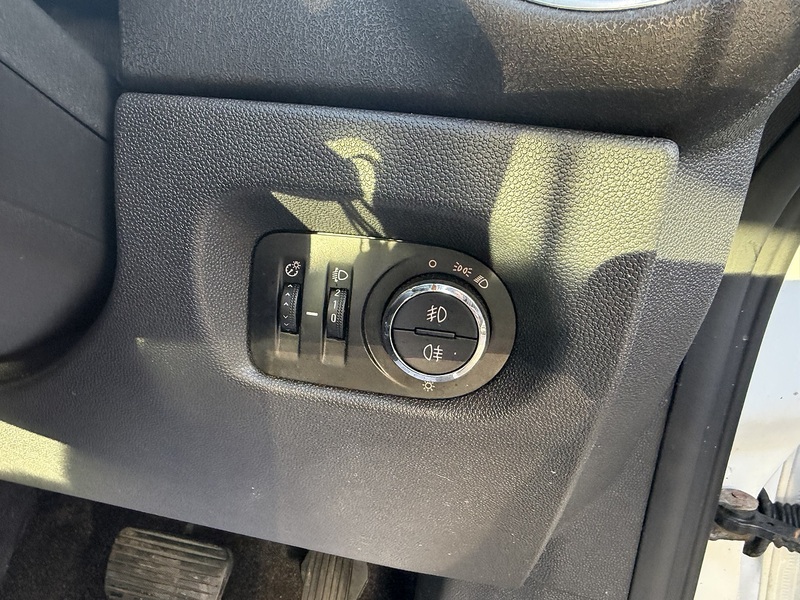 Vauxhall Corsa 1.4 16V SXi Hatchback 5dr Petrol Auto Euro 5 (A/C) (100 ps) - U2400