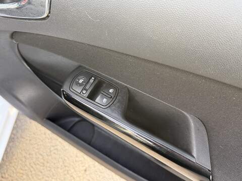 Vauxhall Corsa 1.4 16V SXi Hatchback 5dr Petrol Auto Euro 5 (A/C) (100 ps) - U2400