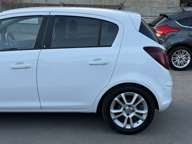 Vauxhall Corsa 1.4 16V SXi Hatchback 5dr Petrol Auto Euro 5 (A/C) (100 ps) - U2400
