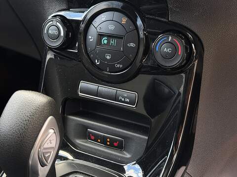 Ford Fiesta 1.0T EcoBoost Titanium X Hatchback 5dr Petrol Powershift Euro 6 (100 ps) - U2402