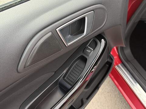 Ford Fiesta 1.0T EcoBoost Titanium X Hatchback 5dr Petrol Powershift Euro 6 (100 ps) - U2402