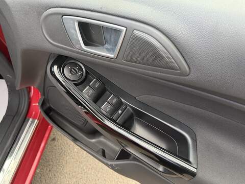 Ford Fiesta 1.0T EcoBoost Titanium X Hatchback 5dr Petrol Powershift Euro 6 (100 ps) - U2402