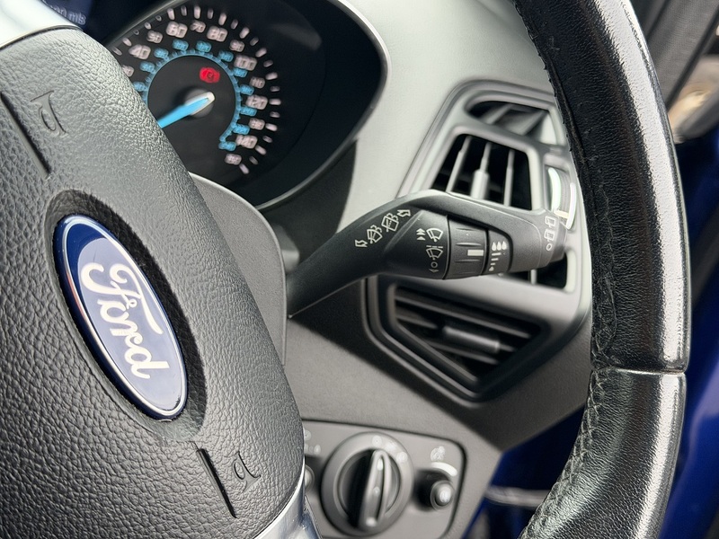 Ford Kuga 1.5T EcoBoost Zetec SUV 5dr Petrol Auto AWD Euro 6 (s/s) (182 ps) - U2404