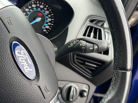 Ford Kuga 1.5T EcoBoost Zetec SUV 5dr Petrol Auto AWD Euro 6 (s/s) (182 ps) - U2404