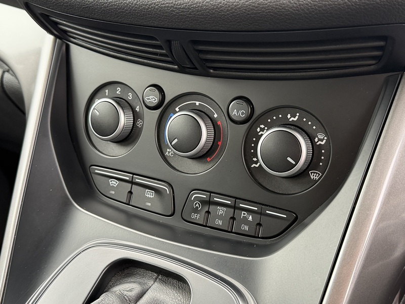 Ford Kuga 1.5T EcoBoost Zetec SUV 5dr Petrol Auto AWD Euro 6 (s/s) (182 ps) - U2404