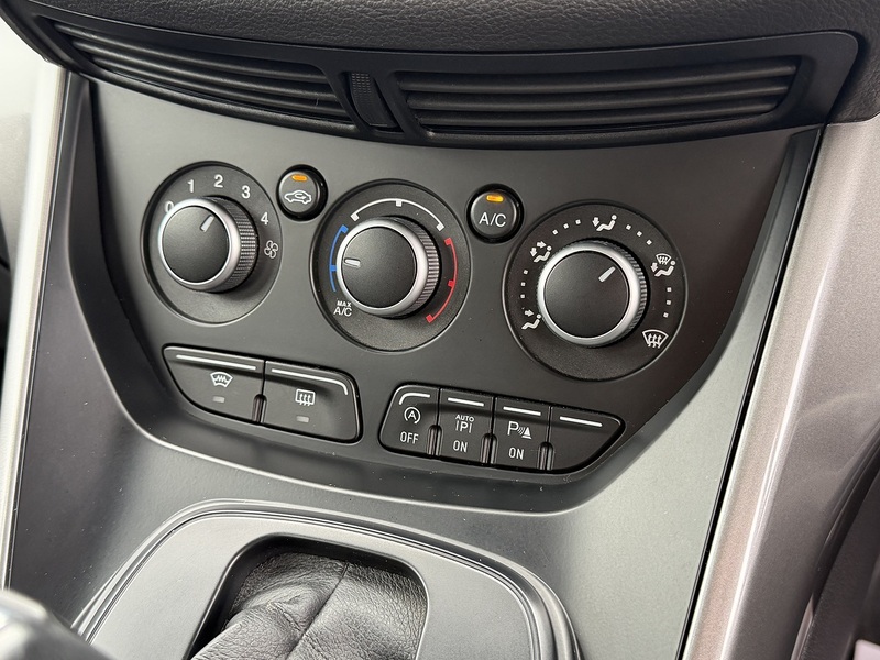 Ford Kuga 1.5T EcoBoost Zetec SUV 5dr Petrol Auto AWD Euro 6 (s/s) (182 ps) - U2404