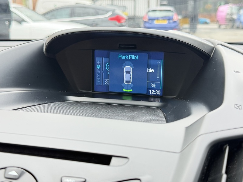 Ford Kuga 1.5T EcoBoost Zetec SUV 5dr Petrol Auto AWD Euro 6 (s/s) (182 ps) - U2404