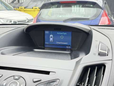 Ford Kuga 1.5T EcoBoost Zetec SUV 5dr Petrol Auto AWD Euro 6 (s/s) (182 ps) - U2404