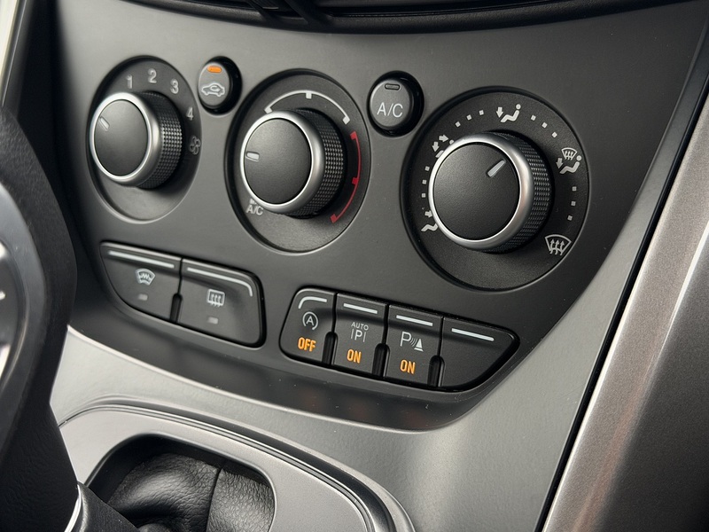 Ford Kuga 1.5T EcoBoost Zetec SUV 5dr Petrol Auto AWD Euro 6 (s/s) (182 ps) - U2404