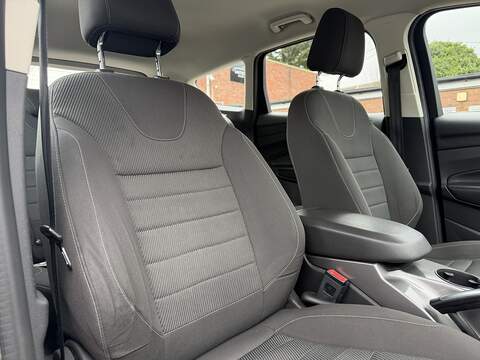 Ford Kuga 1.5T EcoBoost Zetec SUV 5dr Petrol Auto AWD Euro 6 (s/s) (182 ps) - U2404